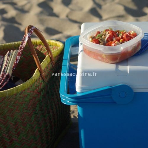 salade tomate fruits mer 5 Recettes pour un pique-nique sur la plage