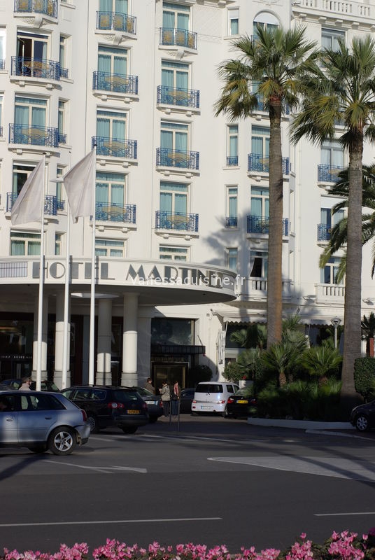 36370393 how is the life in Cannes ? Spa du Martinez et Volupté