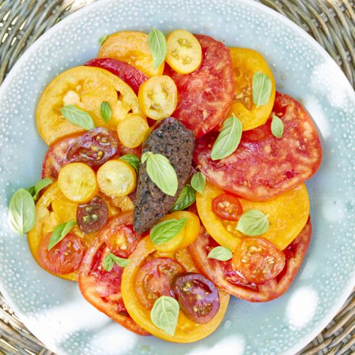 recette de salade de tomates tapenade noire