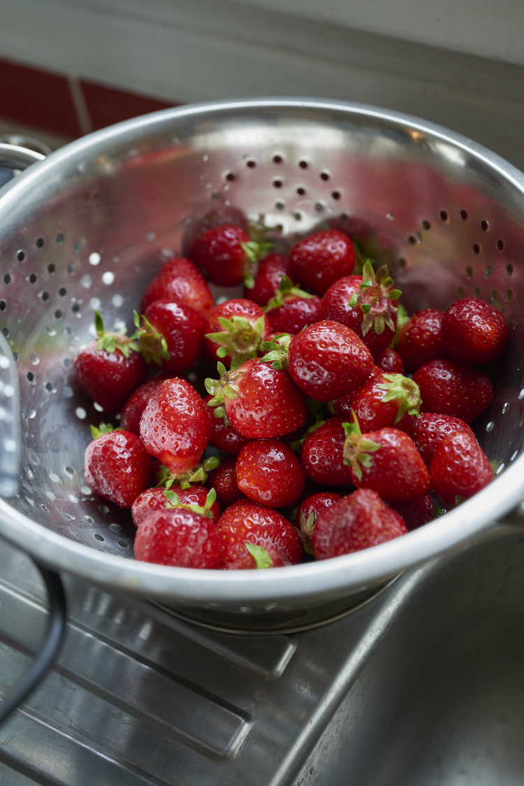 photo culinaire de fraises juste lavées