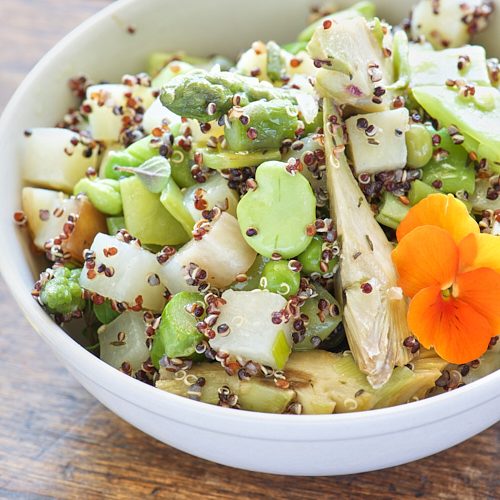 recette de Salade de légumes de printemps et quinoa noir