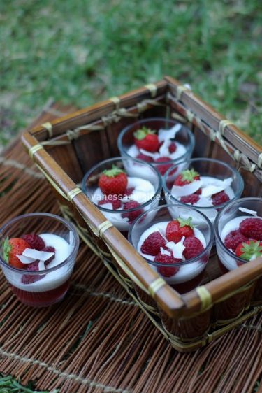 recette de Verrines lait de coco et fraises