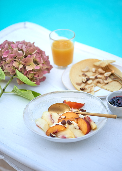 photo culinaire de petit-déjeuner piscine