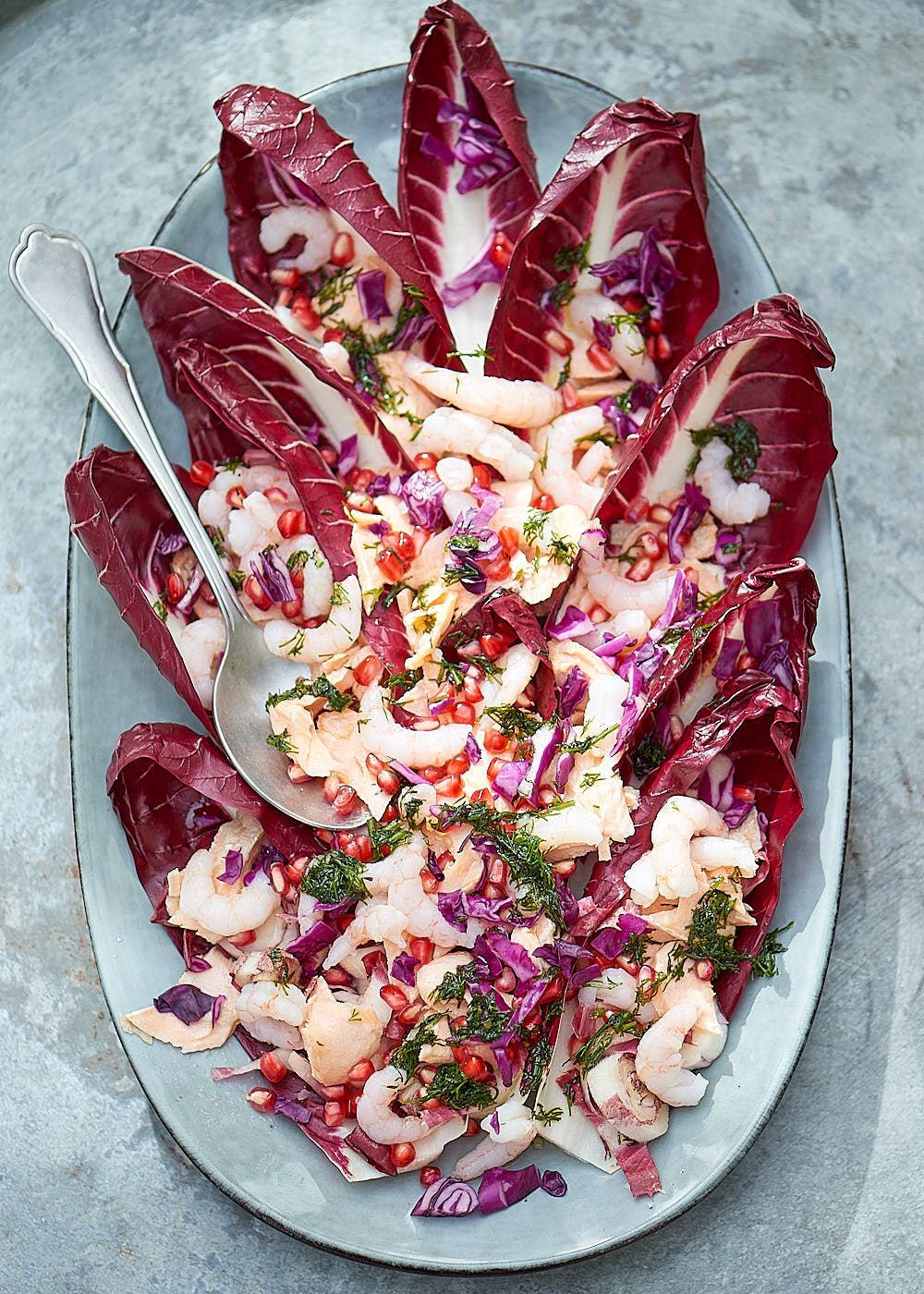 recette de Salade de chicorée rouge au saumon et crevettes