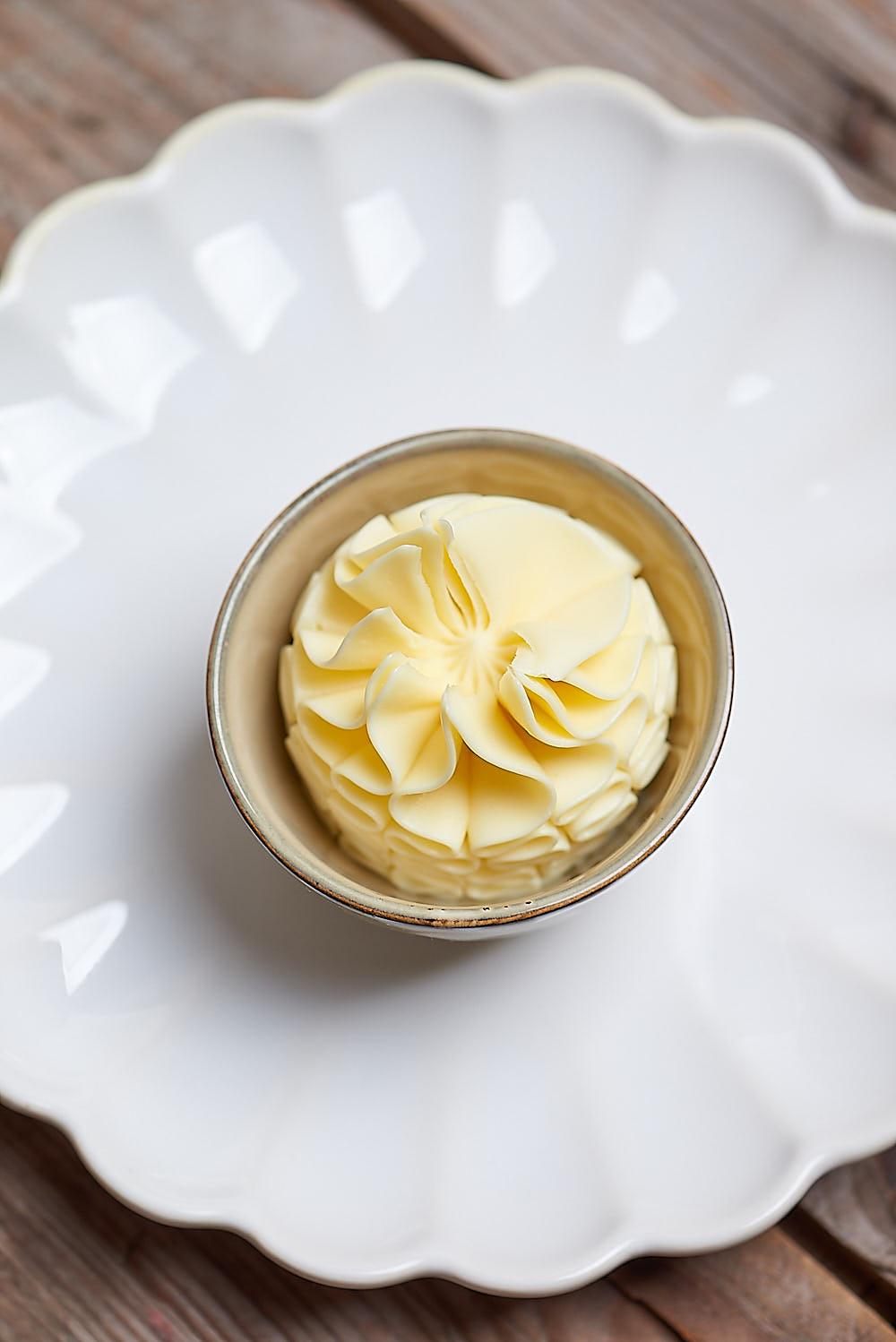 photo culinaire de crème au beurre russe