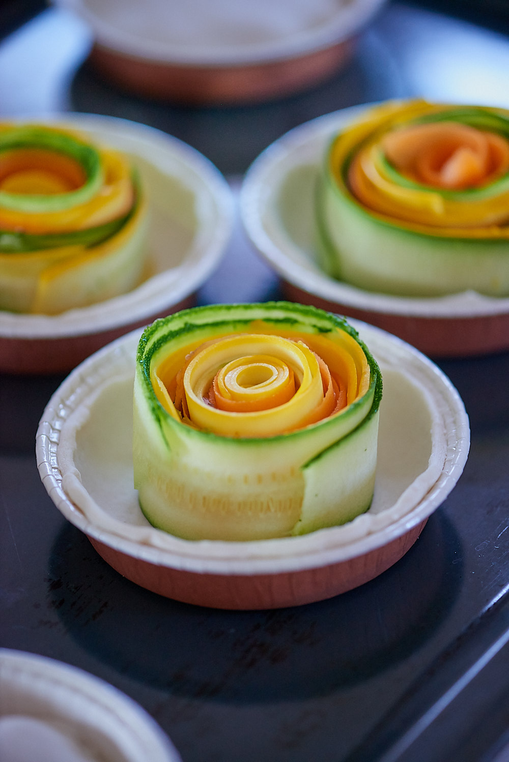 photo culinaire des tartelettes spirales de légumes avant cuisson