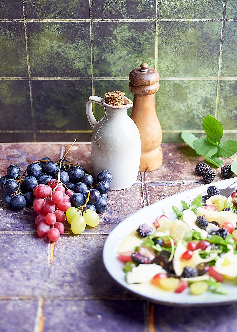 photo culinaire de Salade de roquette et raisin à la tome de montagne