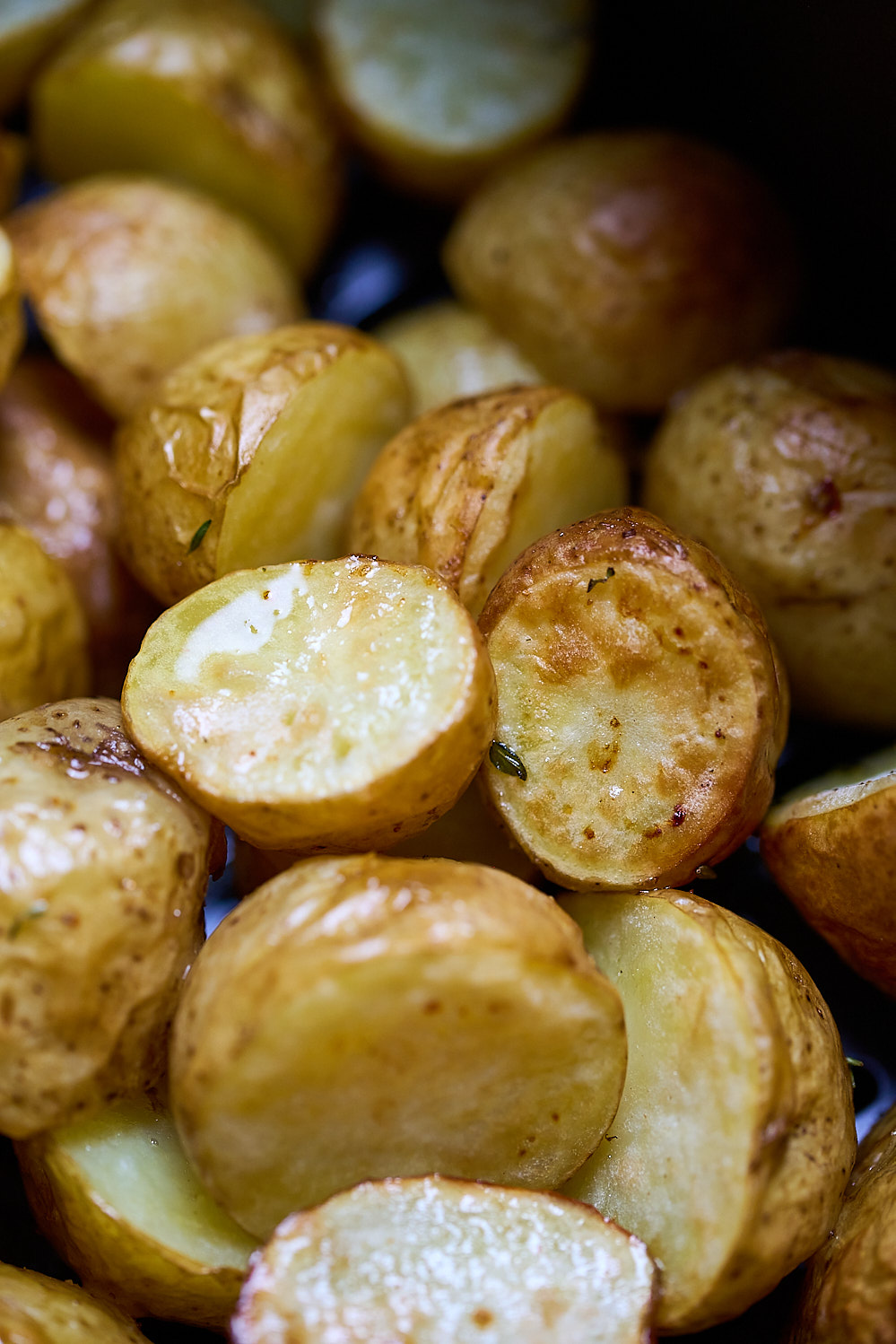 photo culinaire de pommes de terre rôties à l'airfryer